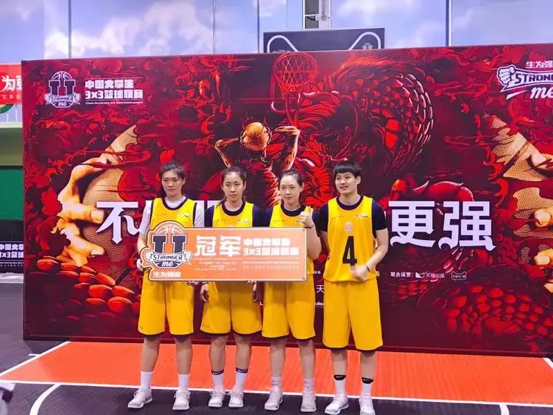 名师风采｜清风沐桃李，粉笔写春秋